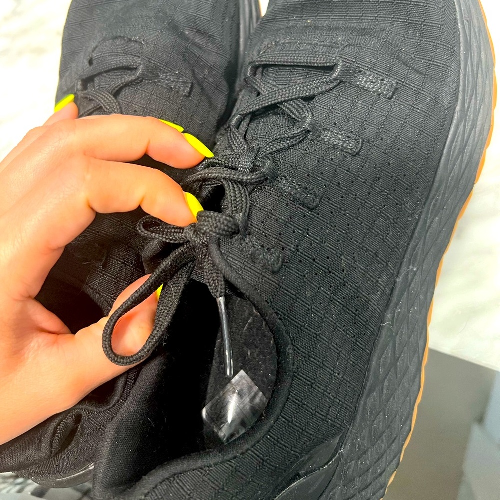 NOBULL rip stop runners black & gum womens size 8.5